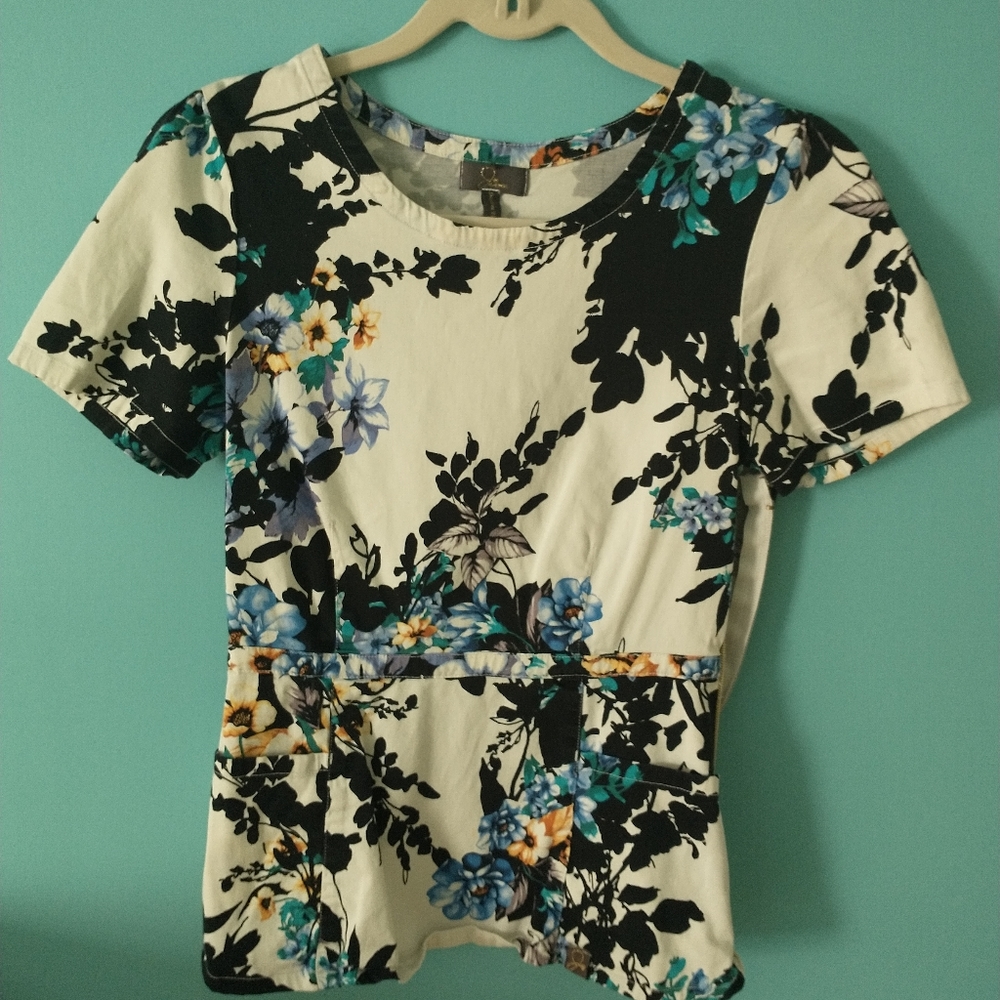 Jaanuu scrub top xs
